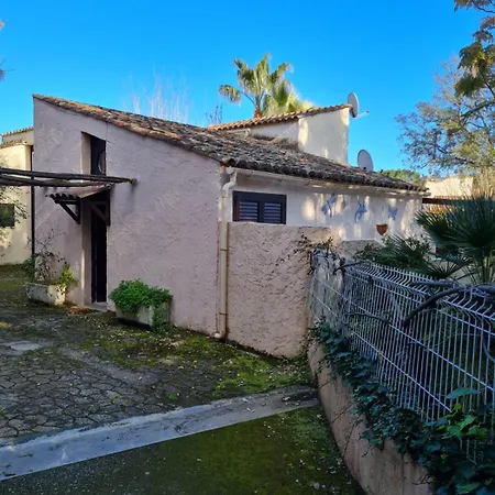 Maison Individuelle La Salamandre Bleutee * Santa-Maria-Poggio (Corsica)